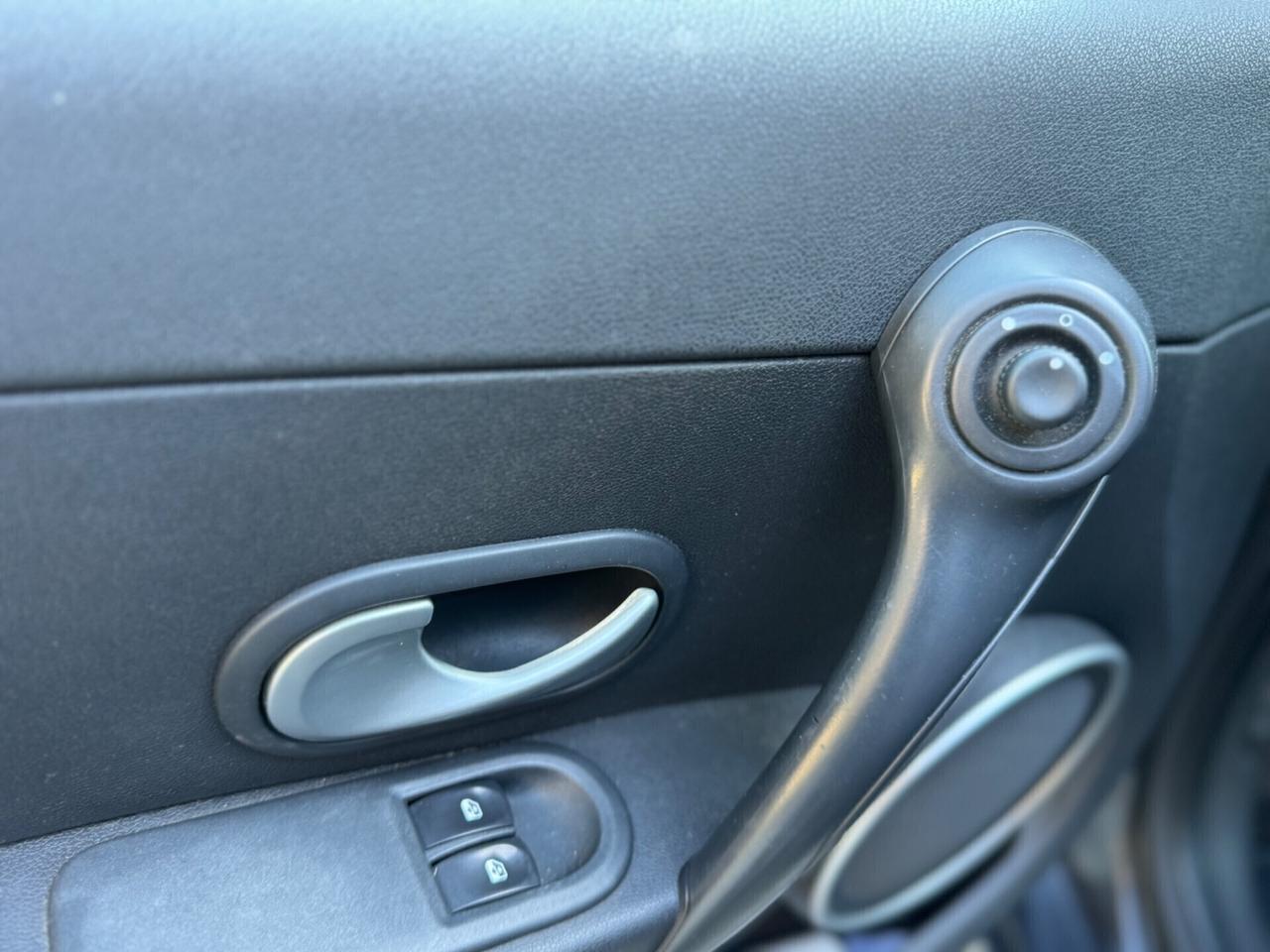 Renault Clio 1.2 16V 5 porte Rip Curl 2007