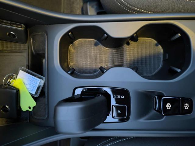 VOLVO XC40 B3 automatico Core