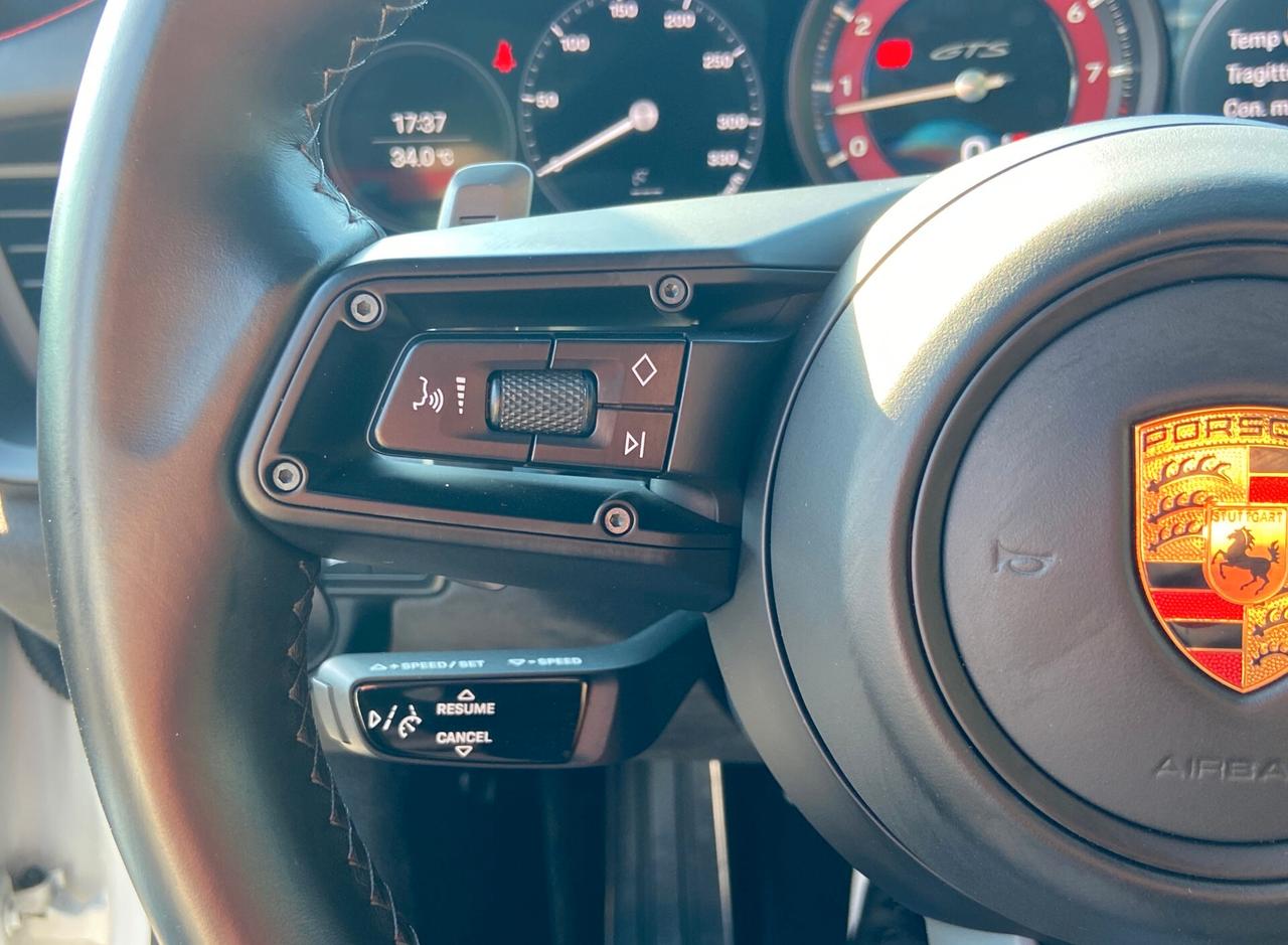 Porsche 911 992 Carrera 2 Coupe GTS auto