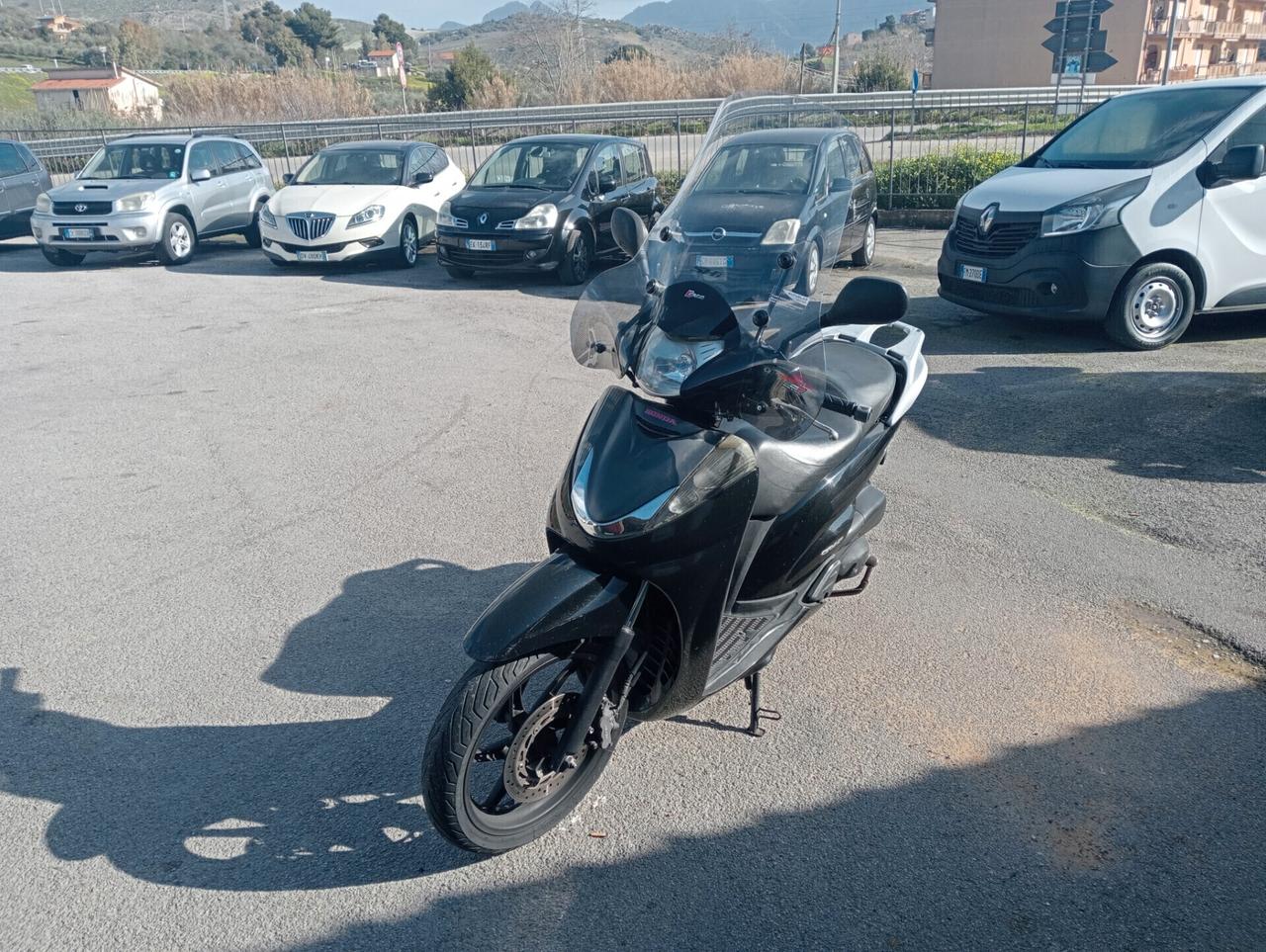 Honda SH 300 sport