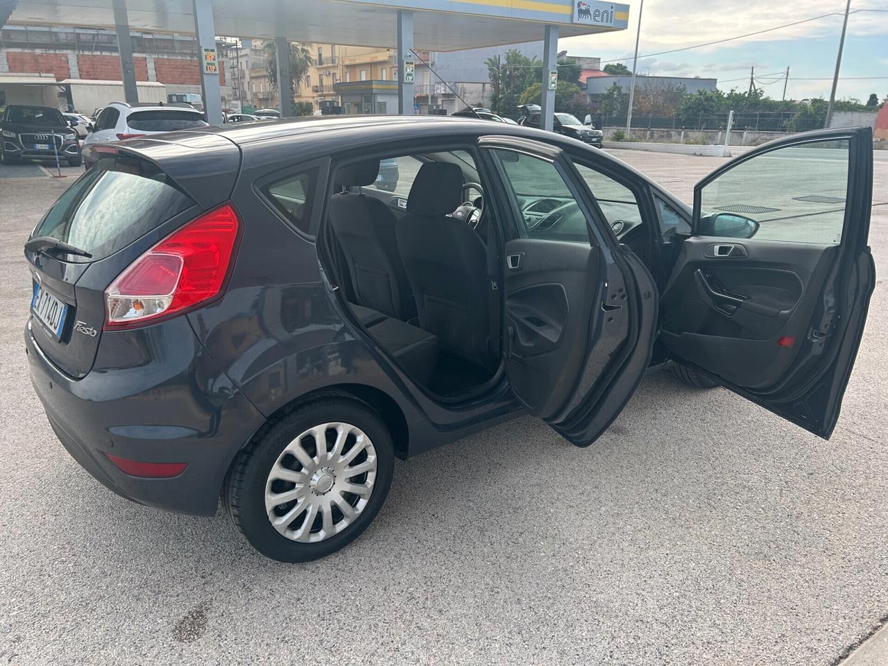 Ford Fiesta 1.5 TDCi 75CV 5 porte Titanium