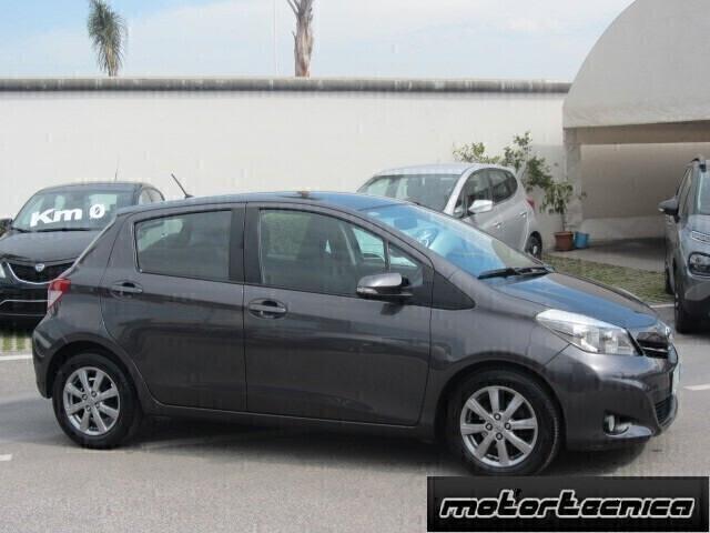 Toyota Yaris 1.4 D-4D 5 porte Lounge M-MT