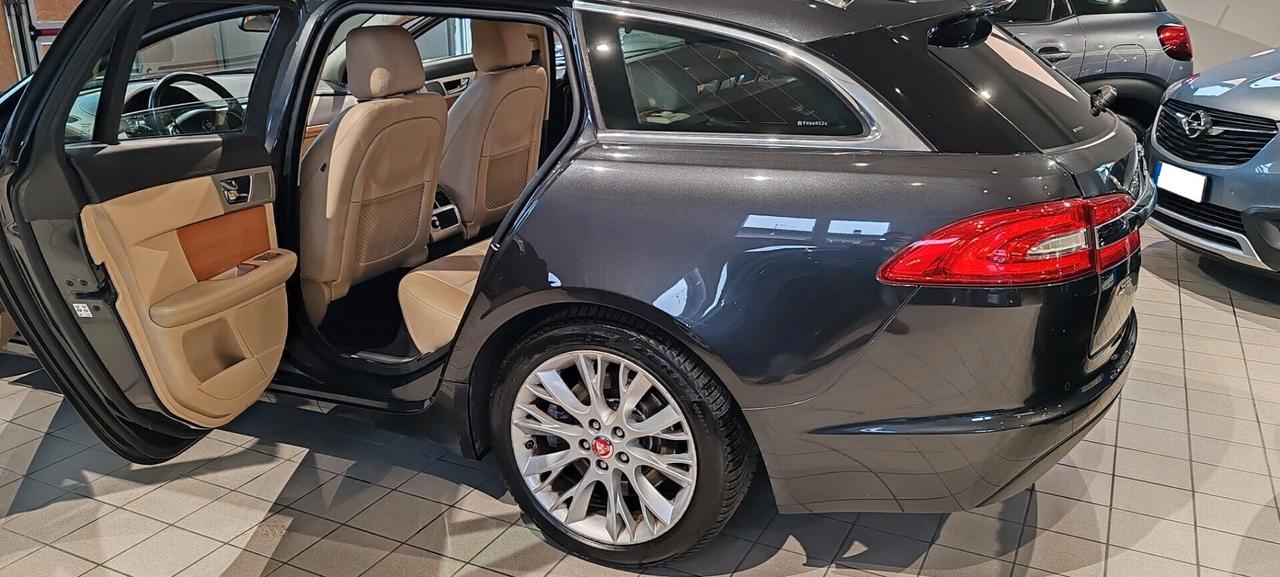 Jaguar XF Sportbrake 2.2 D Business Edition