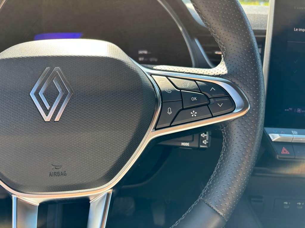 Renault Symbioz Full Hybrid E-Tech 145 CV Iconic 2025/ KM 24.000 IVA ESPOSTA Tua a solo 255 Euro al mese