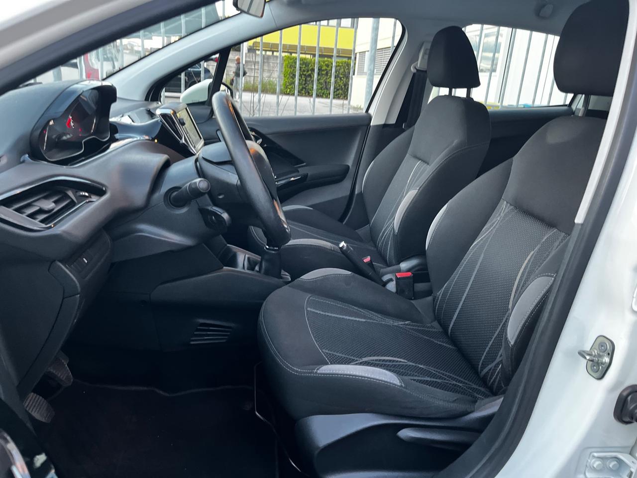 Peugeot 208 1.4 HDi 68 CV 5 porte Allure