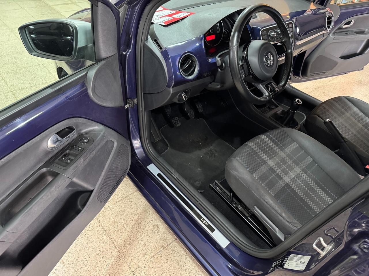 Volkswagen up! 1.0 5p. club 60 cv. OK NEOPATENTATI