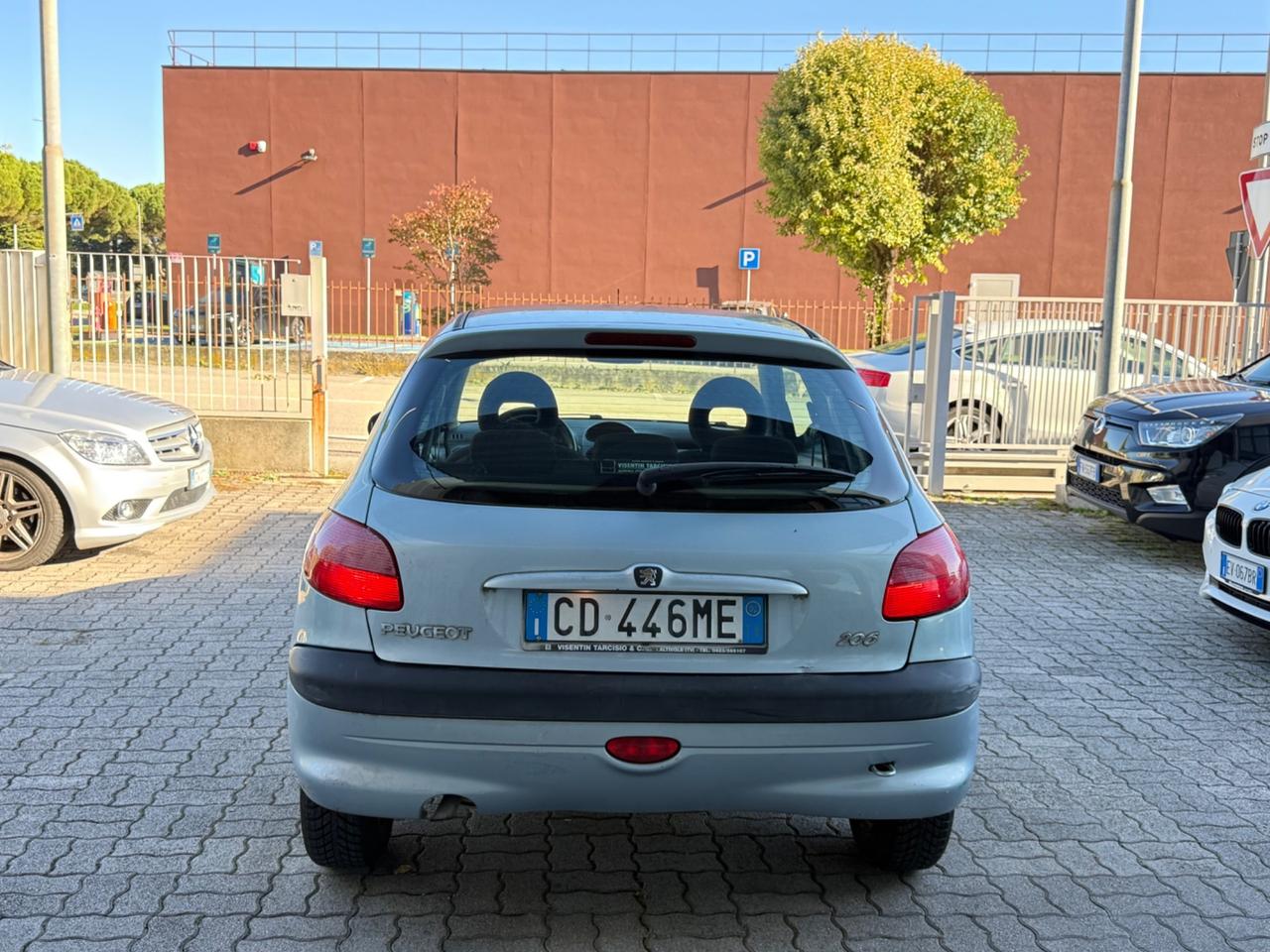 Peugeot 206 1.1 3p. XT