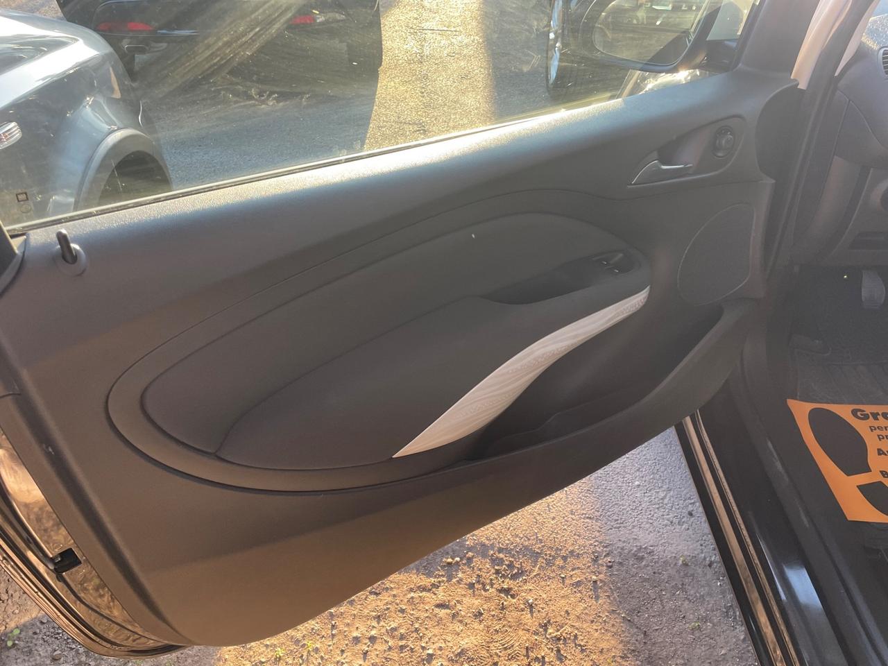 OPEL ADAM 1.2 BENZINA 70 (CV) 2013