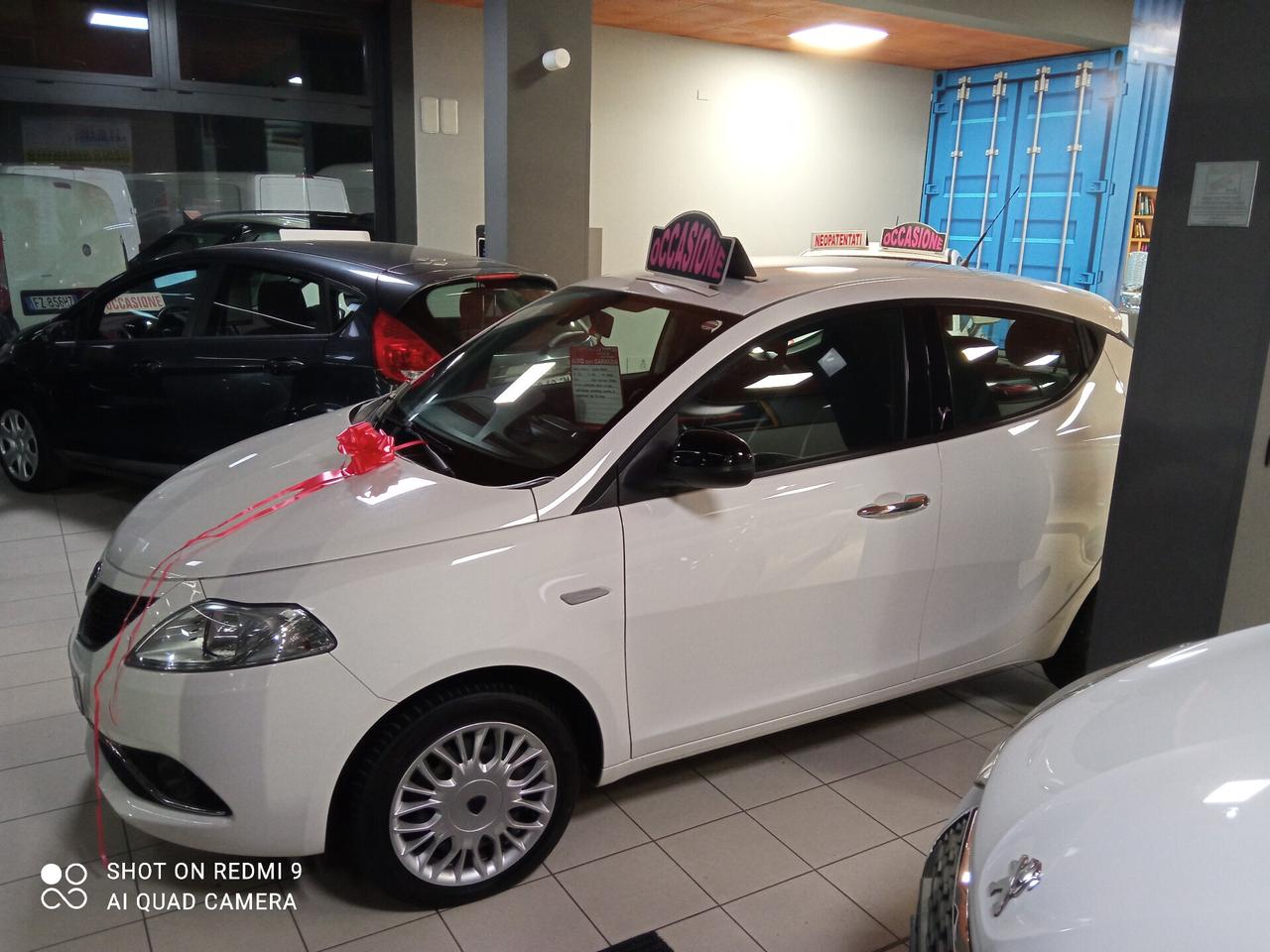 Lancia Ypsilon 1.3 MTJ 5P 95CV NEOPATENTATI SILVER