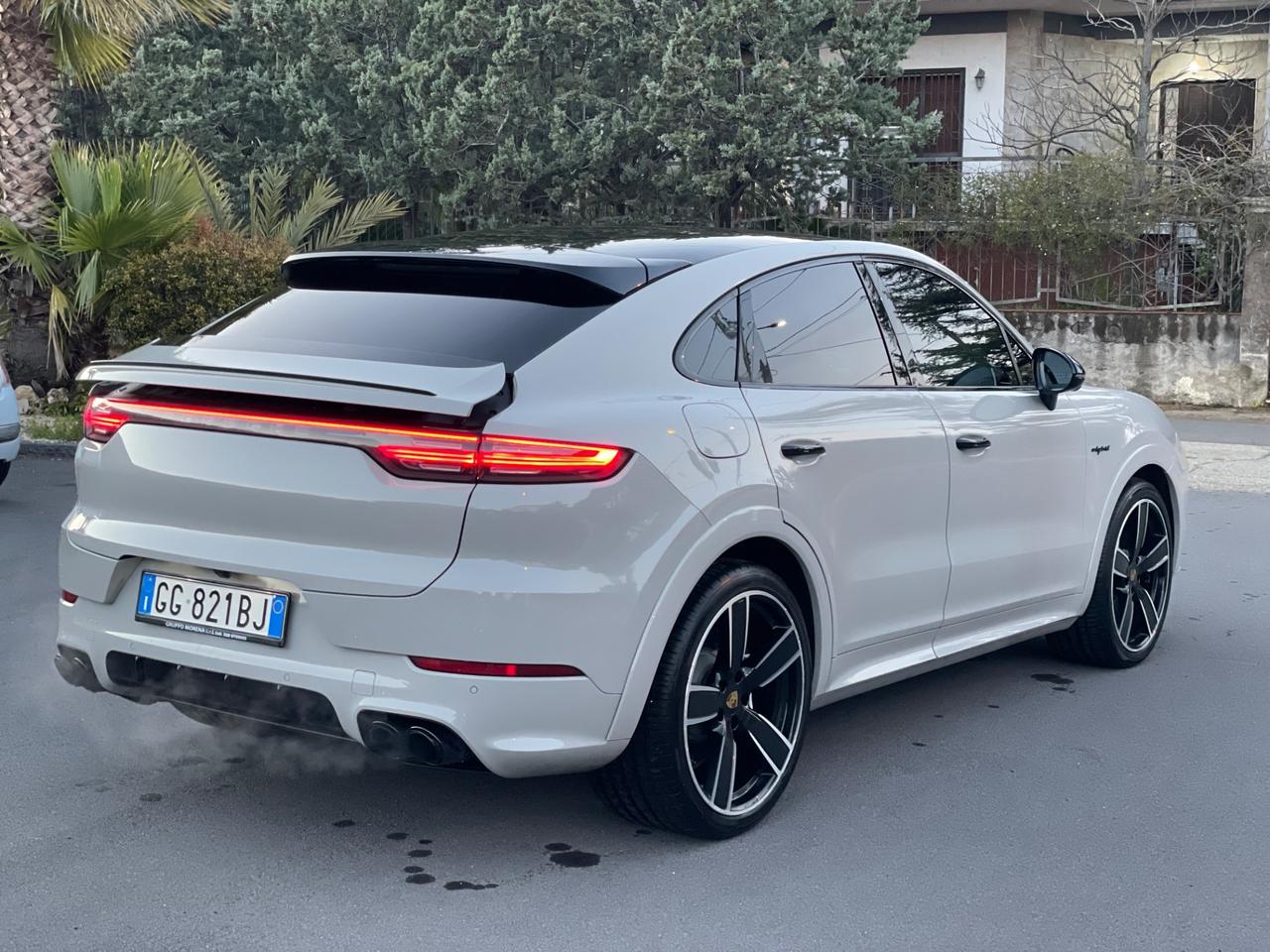 Porsche Cayenne 3.0 V6 E-Hybrid GTS