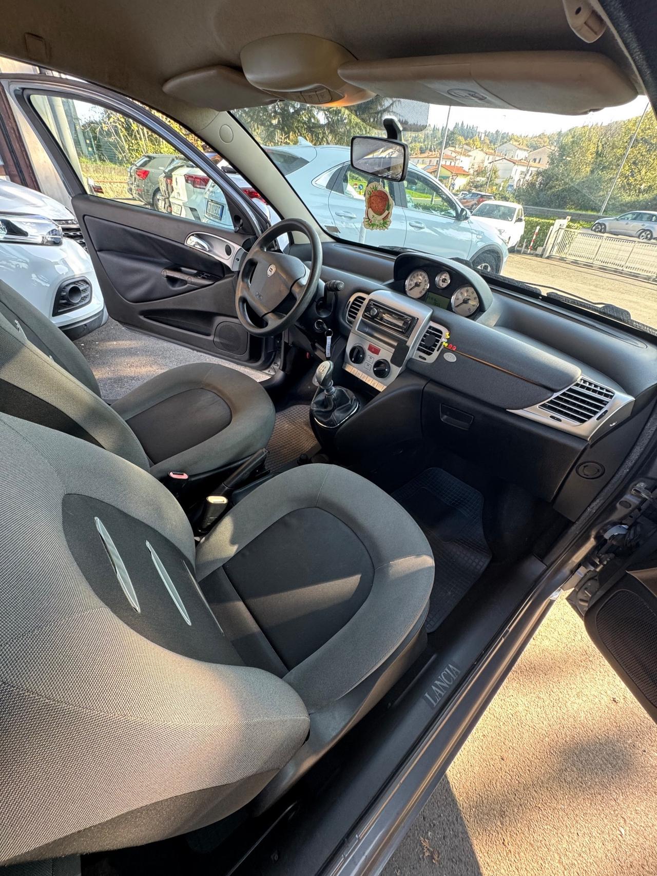 Lancia Ypsilon 1.2 Argento