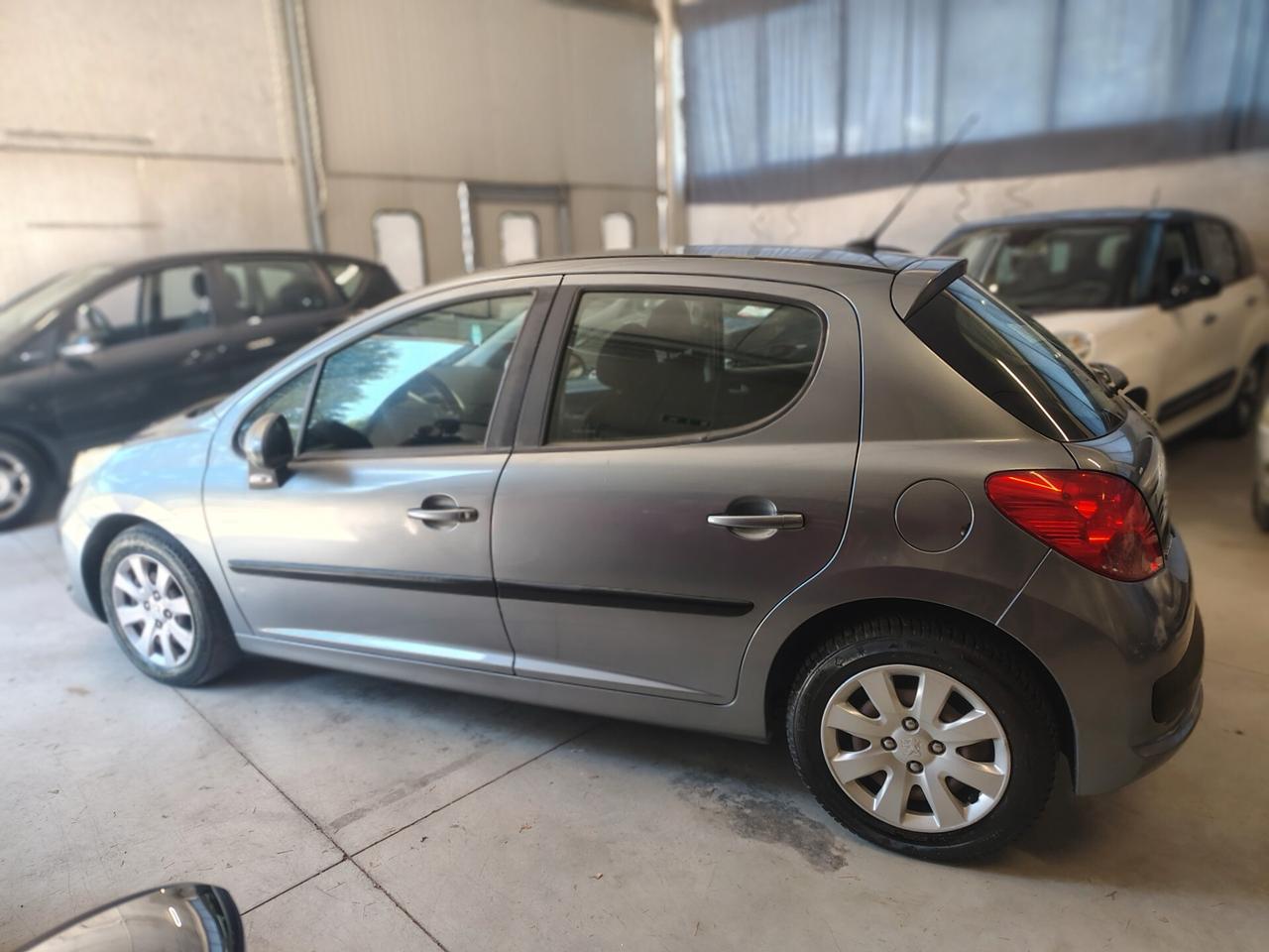 Peugeot 207 1.4 GPL - Ideale per risparmiare – Pronta all'uso