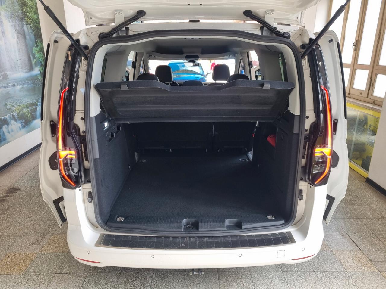 Volkswagen Caddy 1.5 TGI 130cv Style Maxi UNICA IN TUTTA EUROPA!