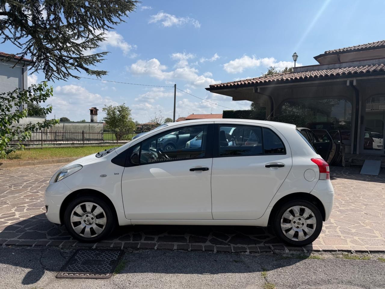 Toyota Yaris 1.0 5 porte Sol