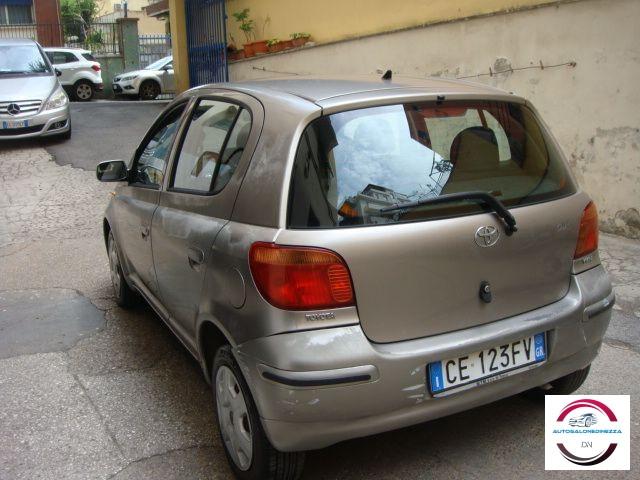 TOYOTA - Yaris - 16V 5 porte Sol