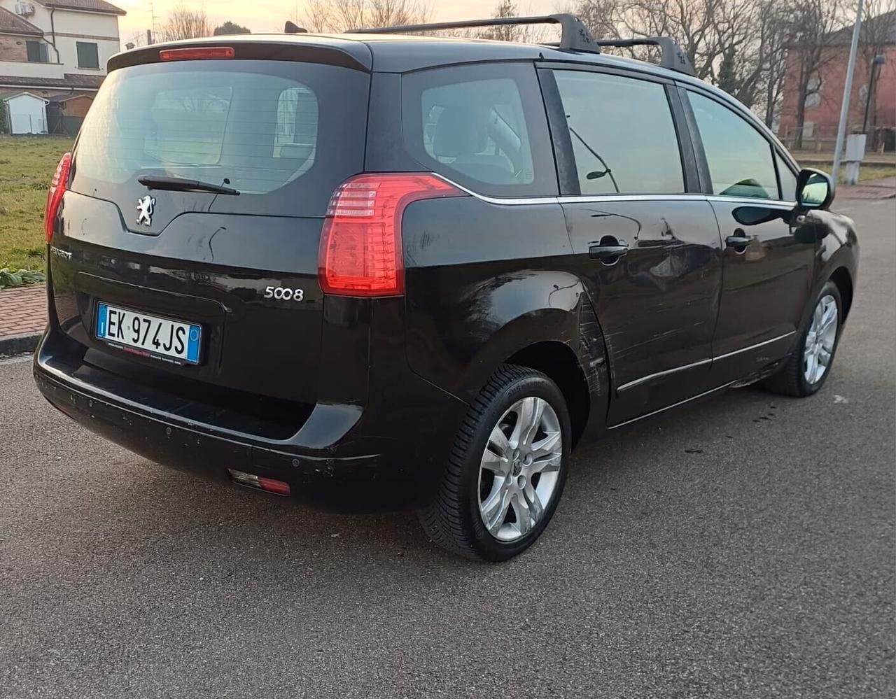 Peugeot 5008 1.6 HDi 112CV Féline