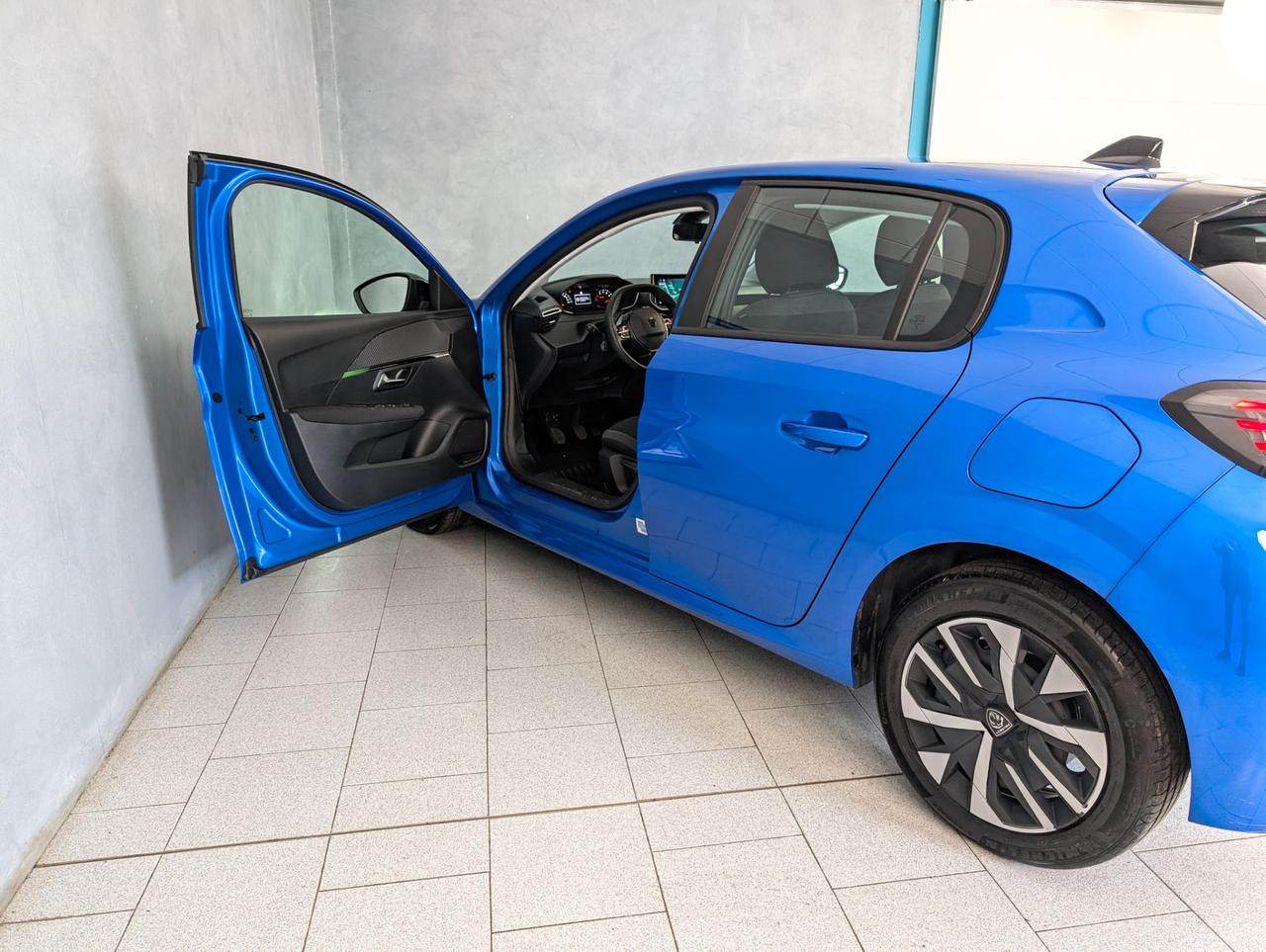 Peugeot 208 1.2 puretech 100cv Active