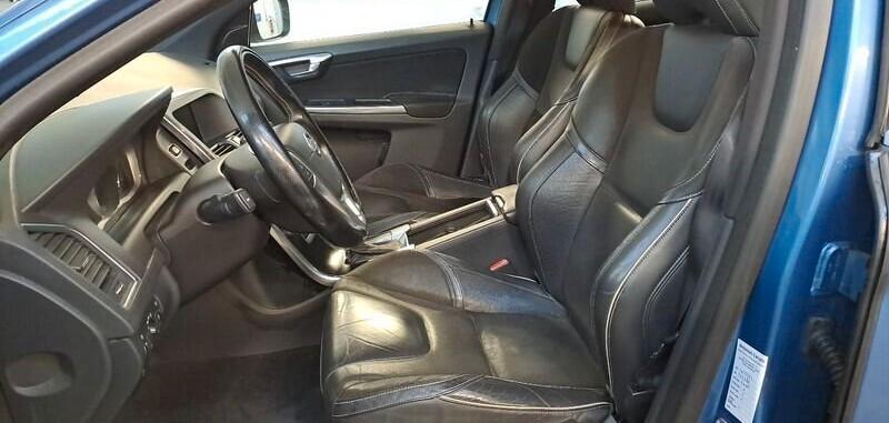 Volvo XC 60 XC60 D5 AWD Geartronic R-design