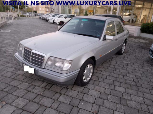 MERCEDES-BENZ E 200 16 cat UNICO PROPRIETARIO TENUTA MANIACALMENTE