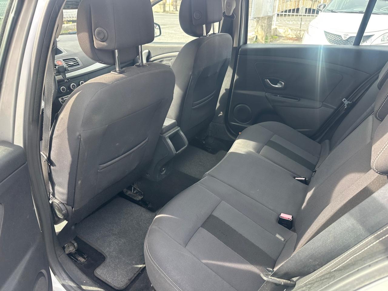 Renault Megane 1.5 DCI 110 CV Sportour Ecobusiness Premium