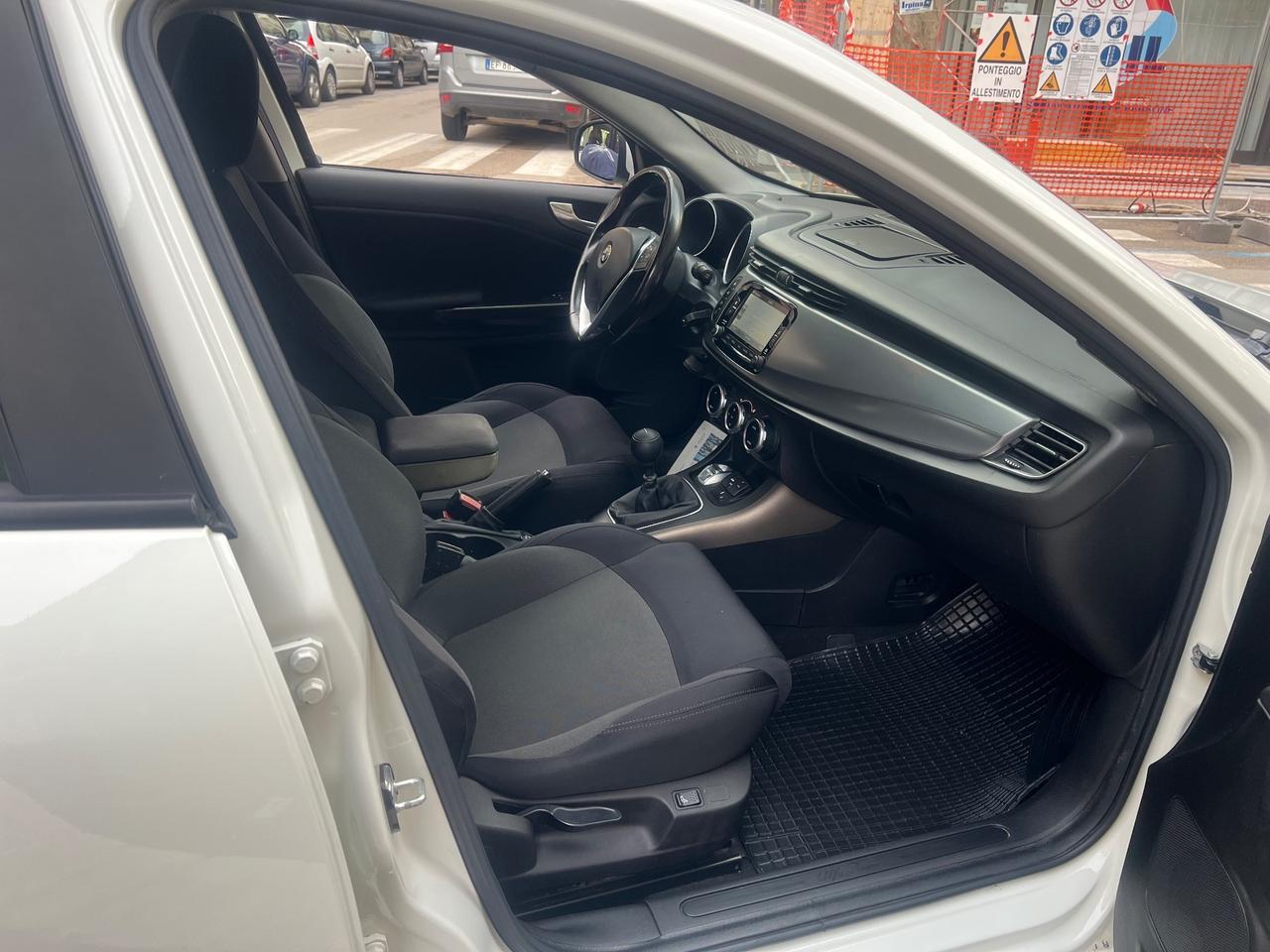 Alfa Romeo Giulietta 1.6 JTDm-2 105 CV Distinctive