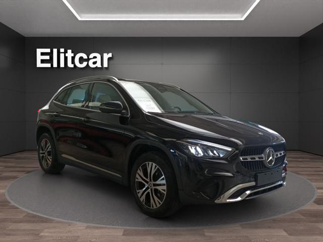 MERCEDES-BENZ GLA 180 Automatic Progressive Advanced