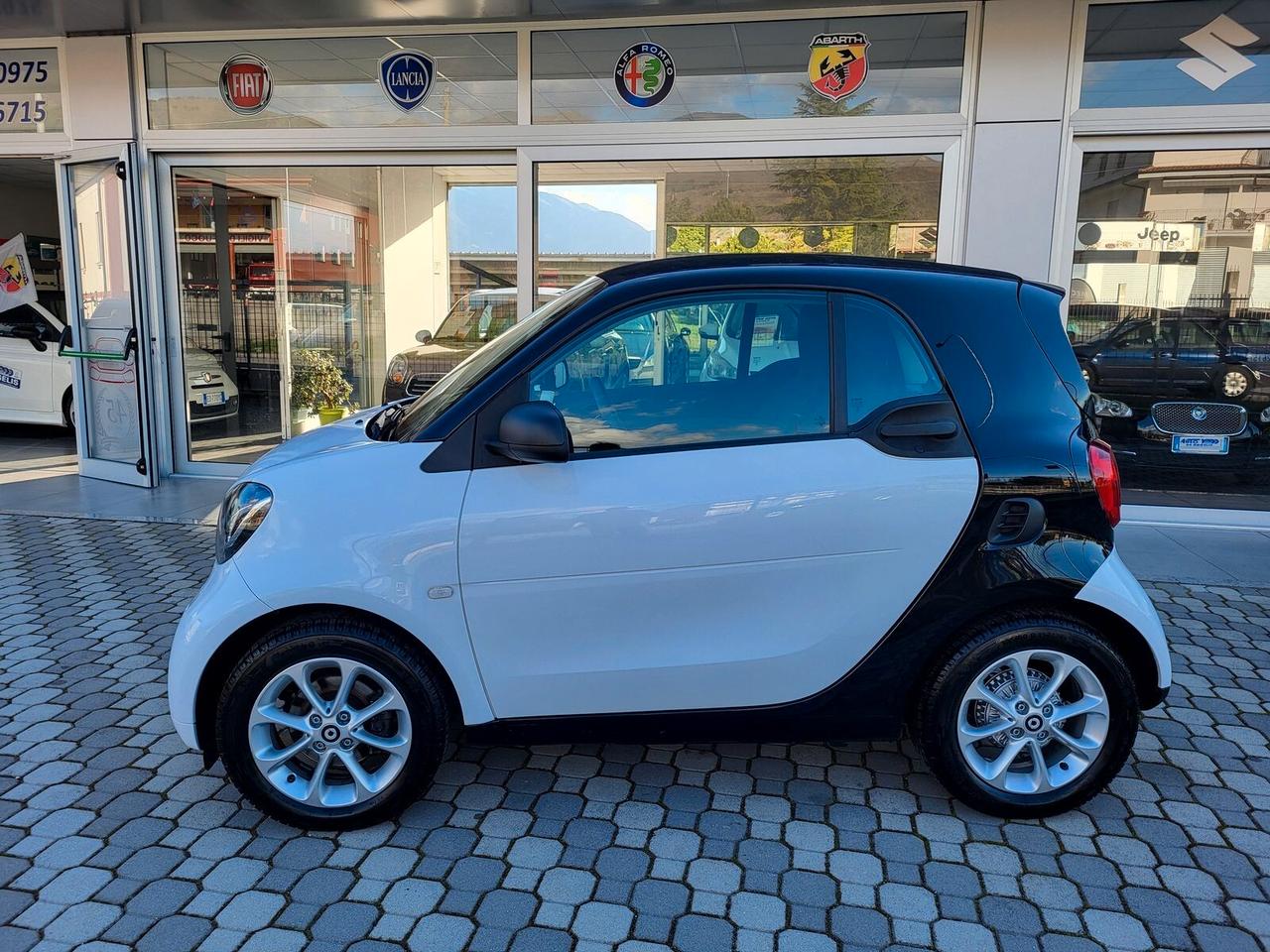 Smart ForTwo 1.0 BENZINA 71 CV* UNICA PROPRIETARIA * COME NUOVA