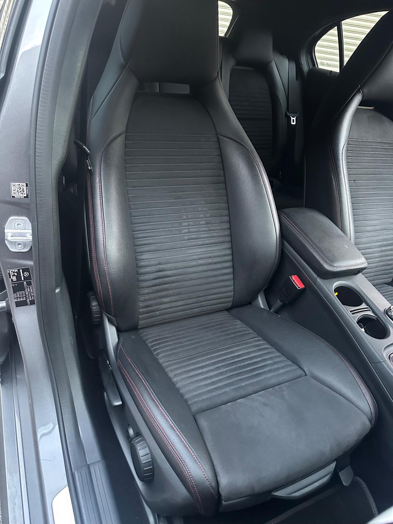 Mercedes-Benz A 200d Automatic Premium AMG