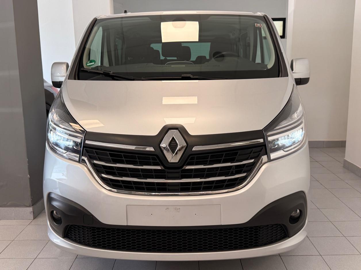Renault Trafic 2.0 dci 9 Posti + Gancio