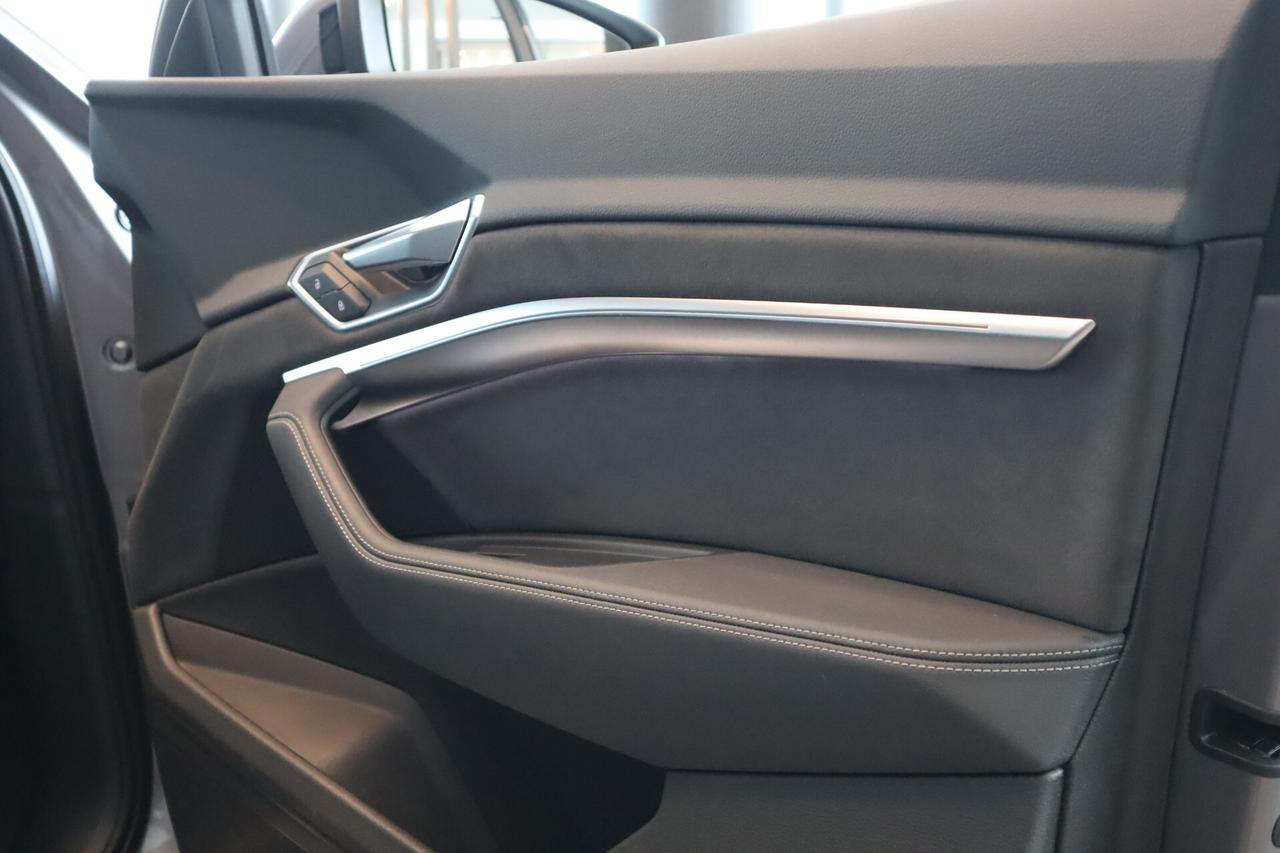 Audi e-tron Etron 55 QUATTRO S-LINE BLACKLINE MATRIX 360° 21"