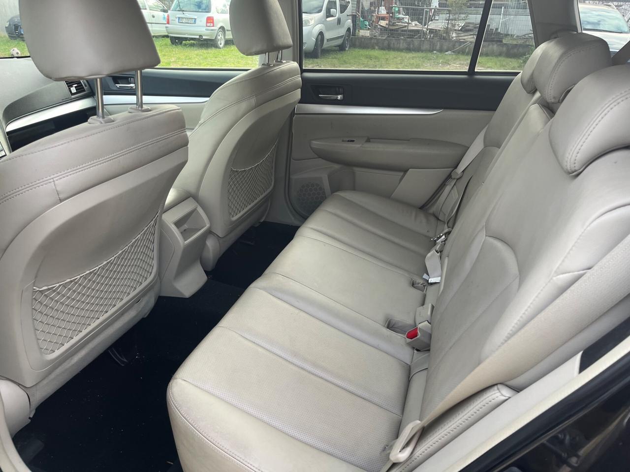 Subaru OUTBACK 2.0D AWD Trend Leather (peoblema albero a camme )