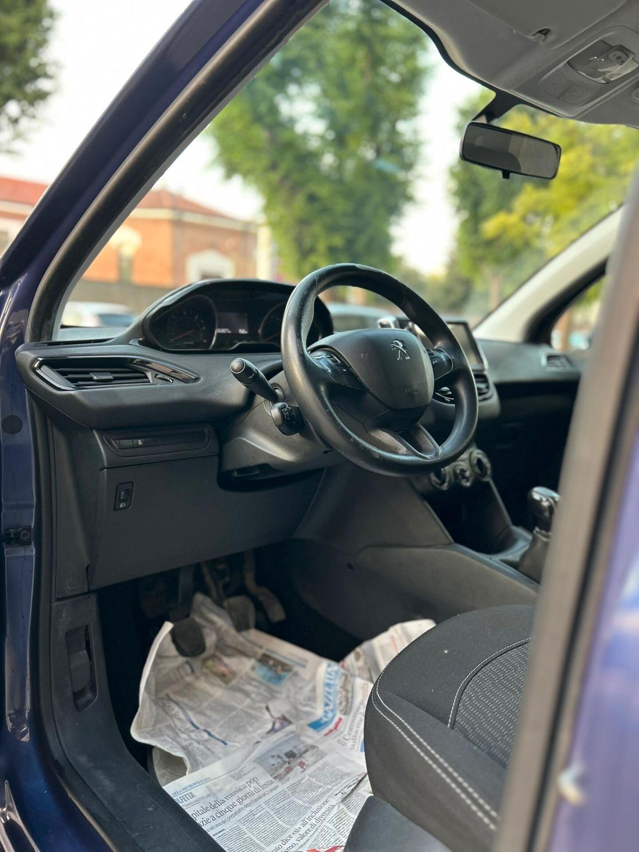 Peugeot 208 1.4 HDi 68 CV 5 porte Allure