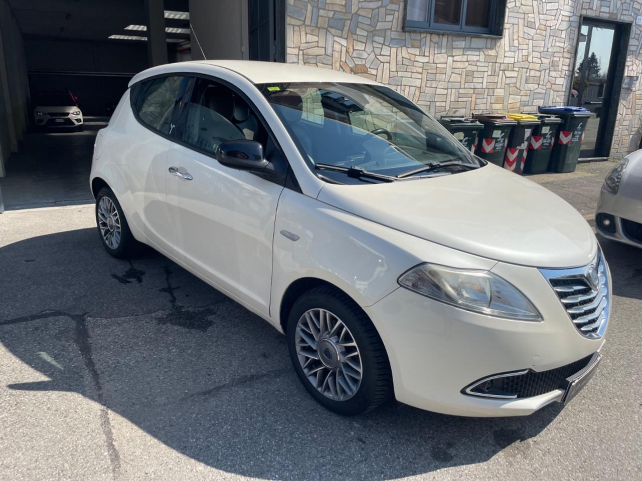 Lancia Ypsilon 1.2 69 CV 5 porte S&S Platinum