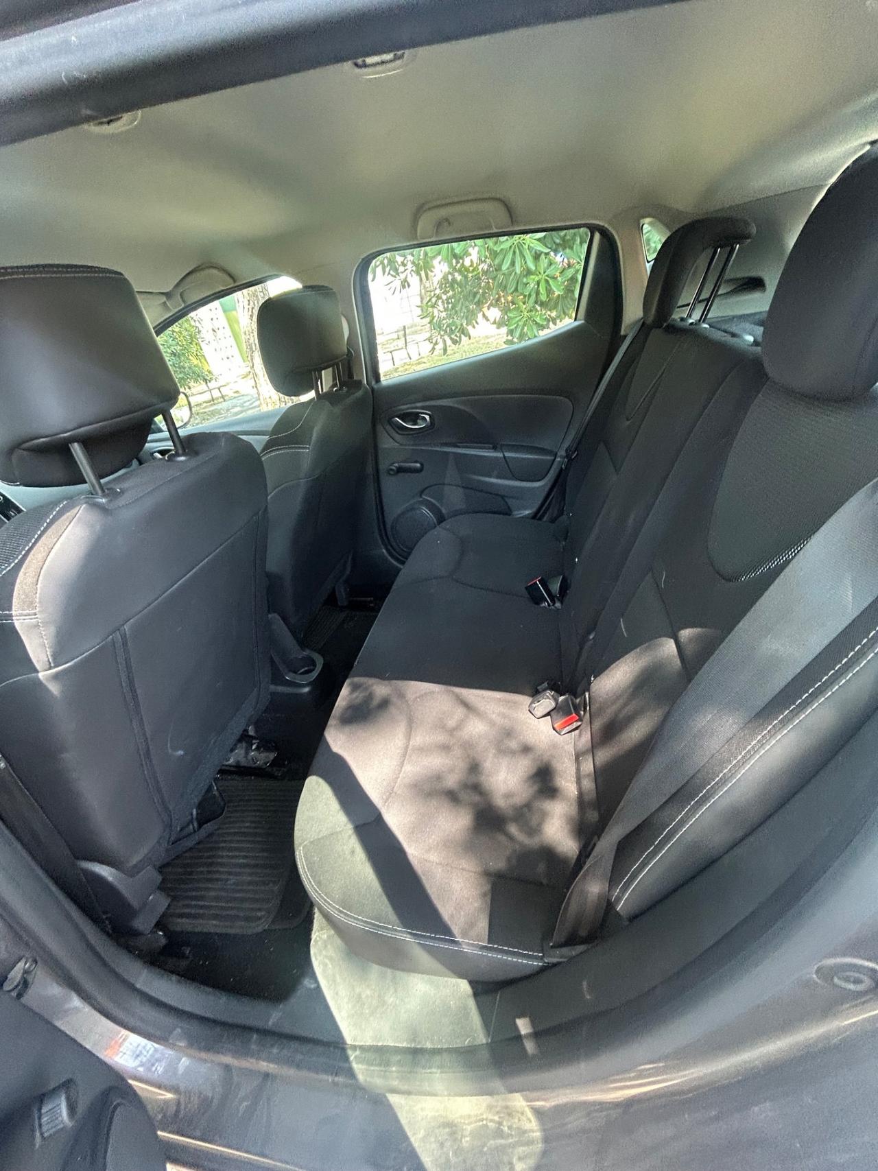 Renault Clio 1.2 75 CV 5 porte Duel