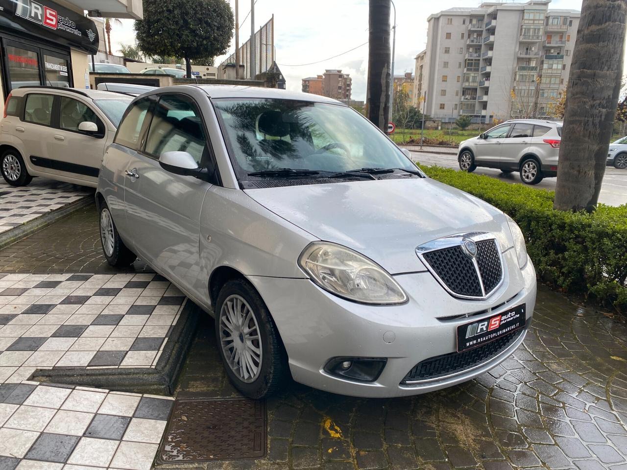 Lancia Ypsilon 1.2 Argento GPL