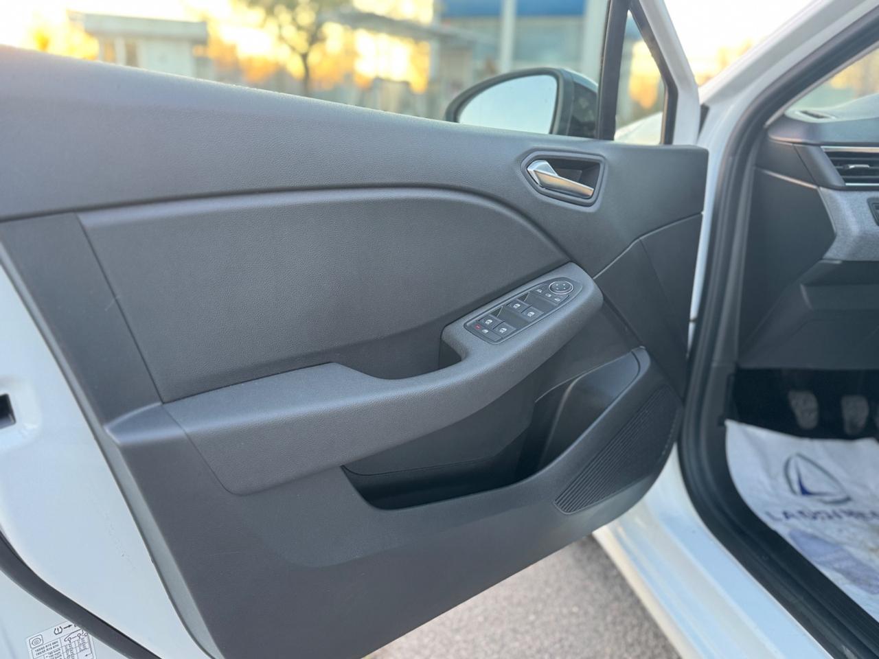 Mitsubishi Colt 1.0L turbo 90 CV Invite