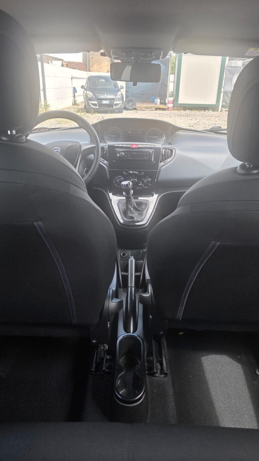 Lancia Ypsilon 1.2 69 CV 5 porte Platinum