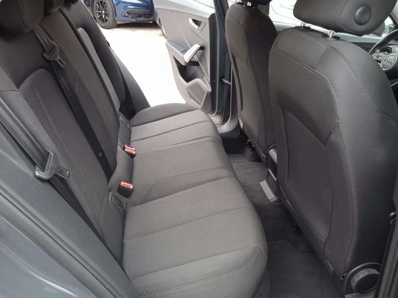 Audi Q2 / 1.6 TDI S tronic Admired