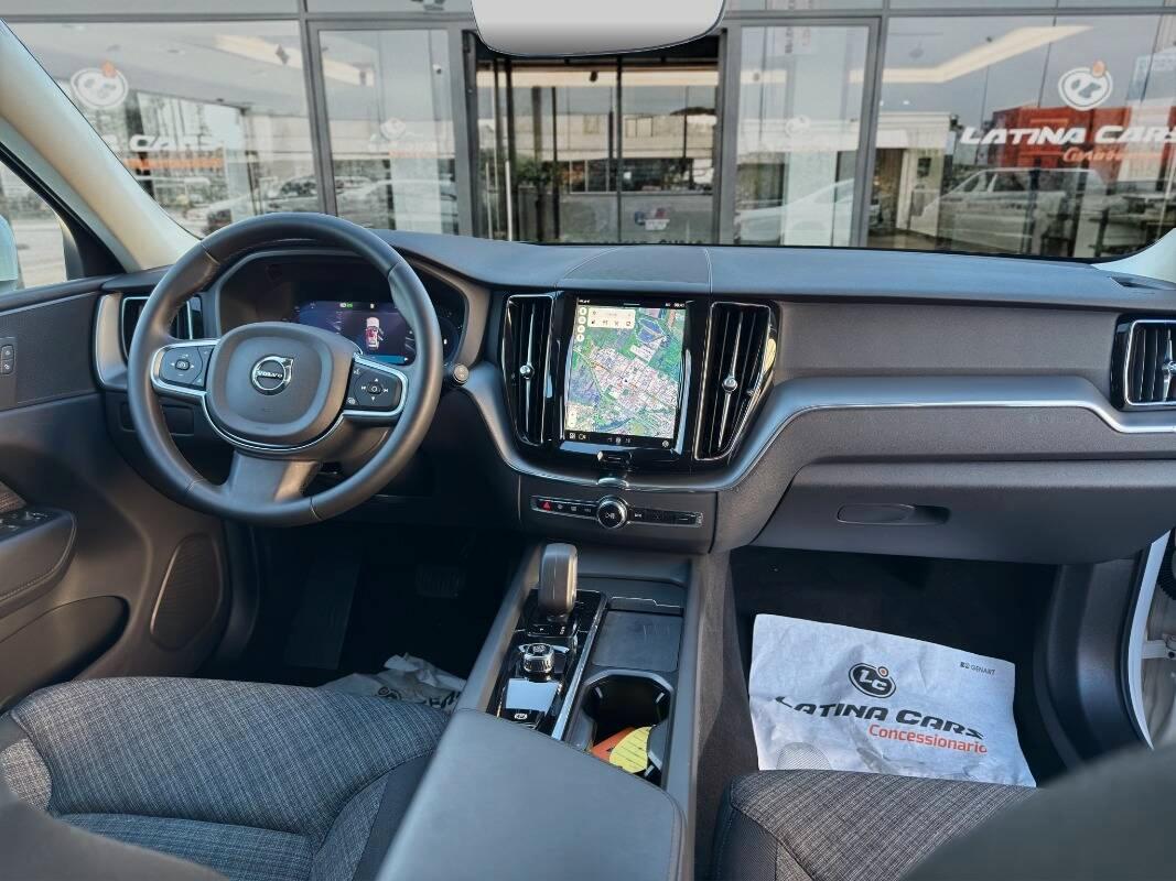 Volvo XC60 2.0 b4 Core auto Con TELECAMERA & VIRTUAL COCKPIT