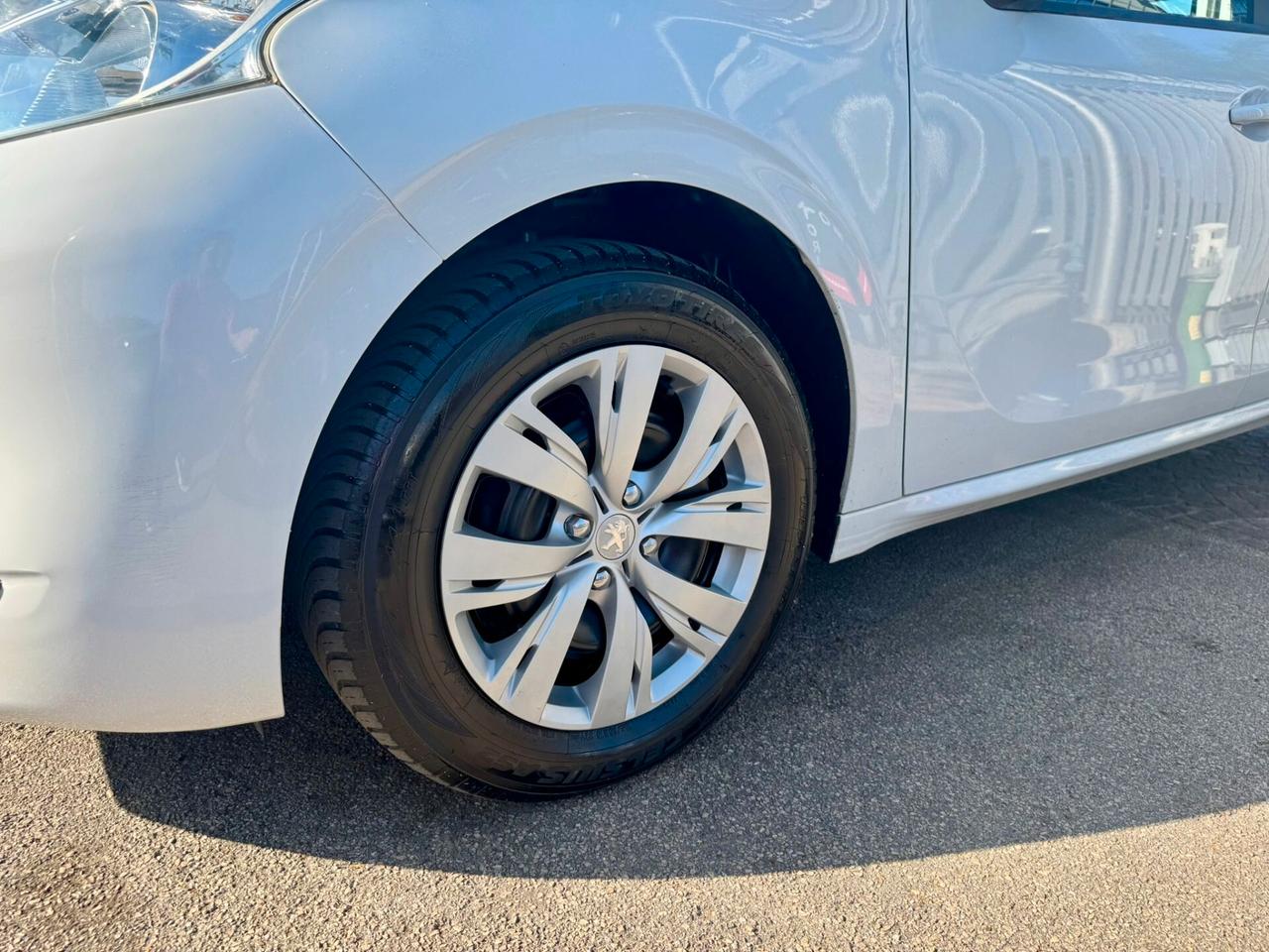 Peugeot 208 1.2 VTi 82 CV 5 porte Allure