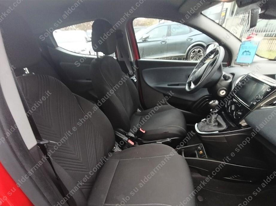 Lancia Ypsilon 1.0 FireFly 5 porte S&S Hybrid Ecochic Gold