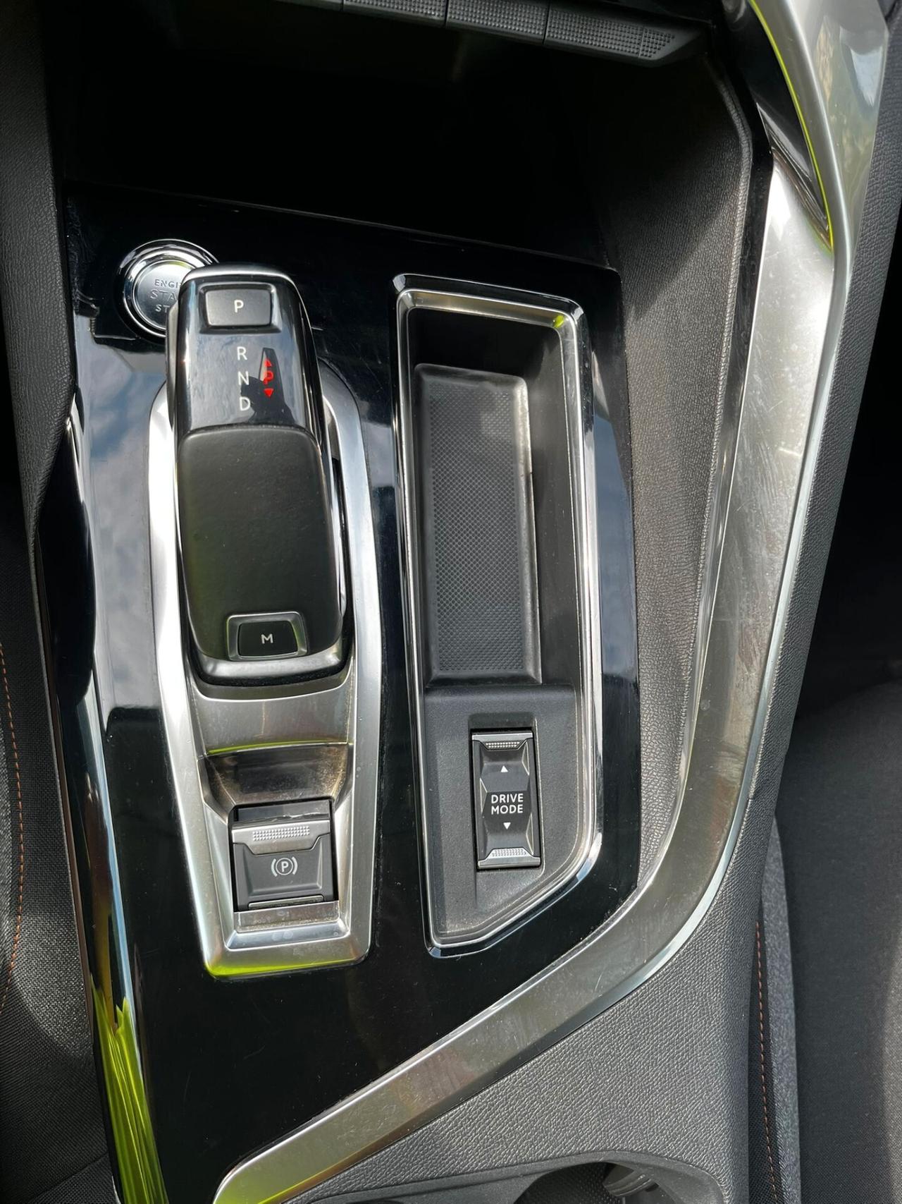 Peugeot 3008 BlueHDi 130 S&S EAT8 Business VAN