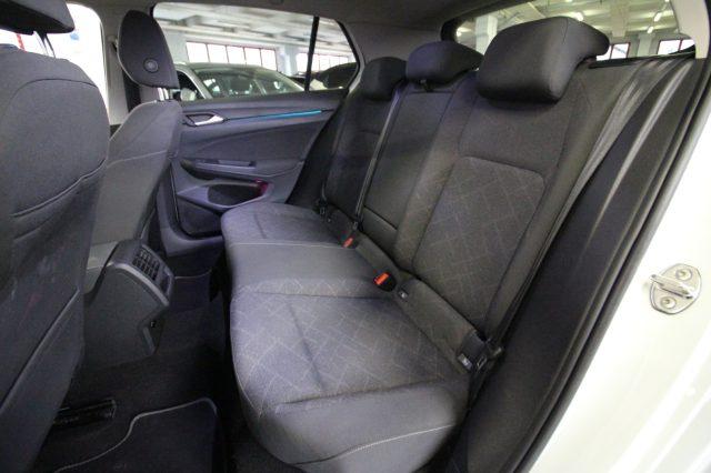 VOLKSWAGEN Golf Life 1.0 eTSI 110 CV DSG