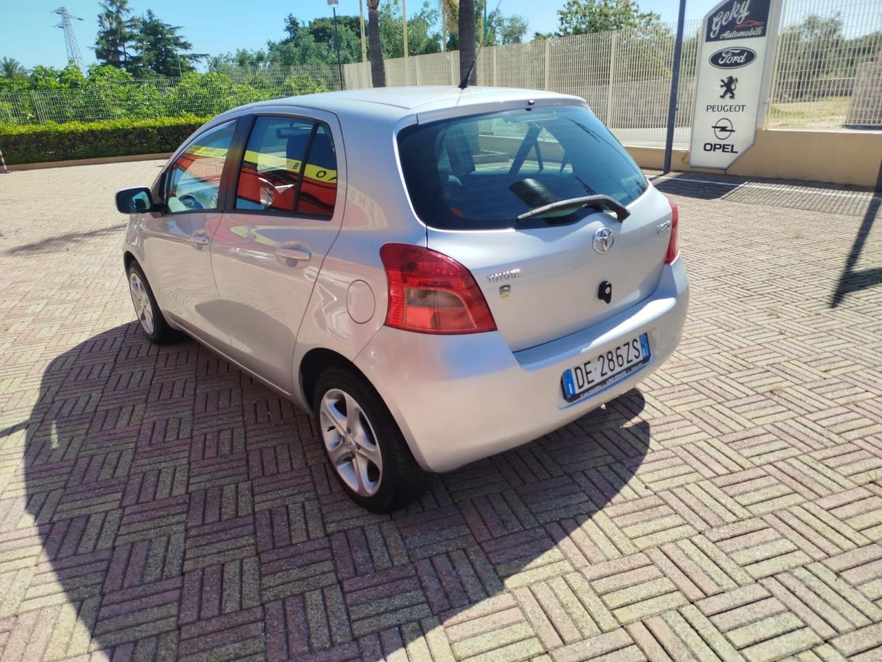 Toyota Yaris 1.3 5 porte CON GPL RINNOVATO FINO AL 2030