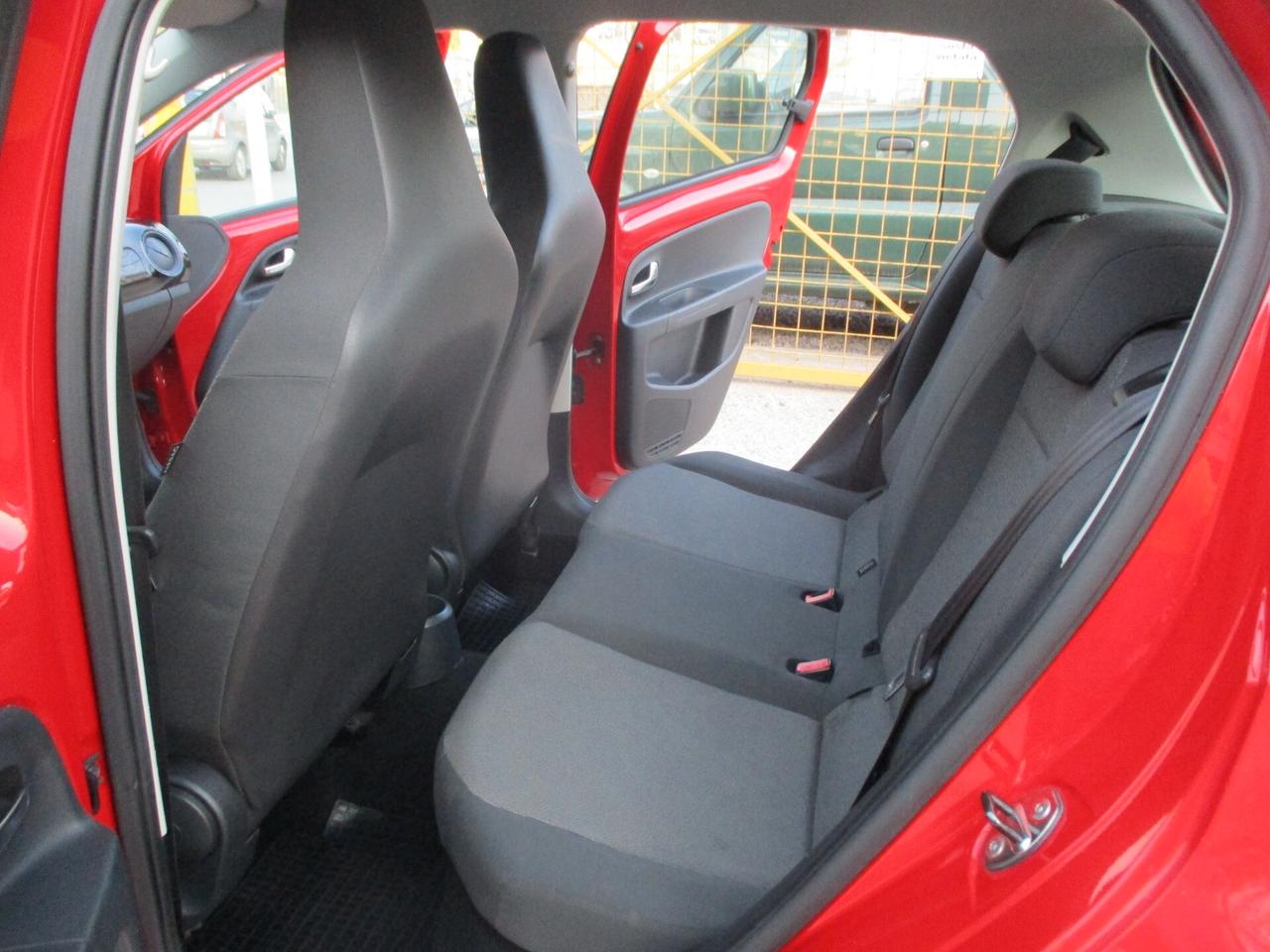 Volkswagen up! 1.0 5p. 68.000 KM (NUOVA) 2013