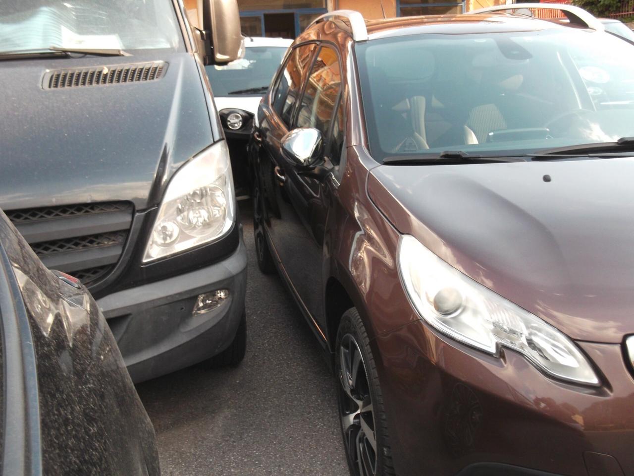 Peugeot 2008 1.6 e-HDi 92 CV Stop&Start Allure - 23