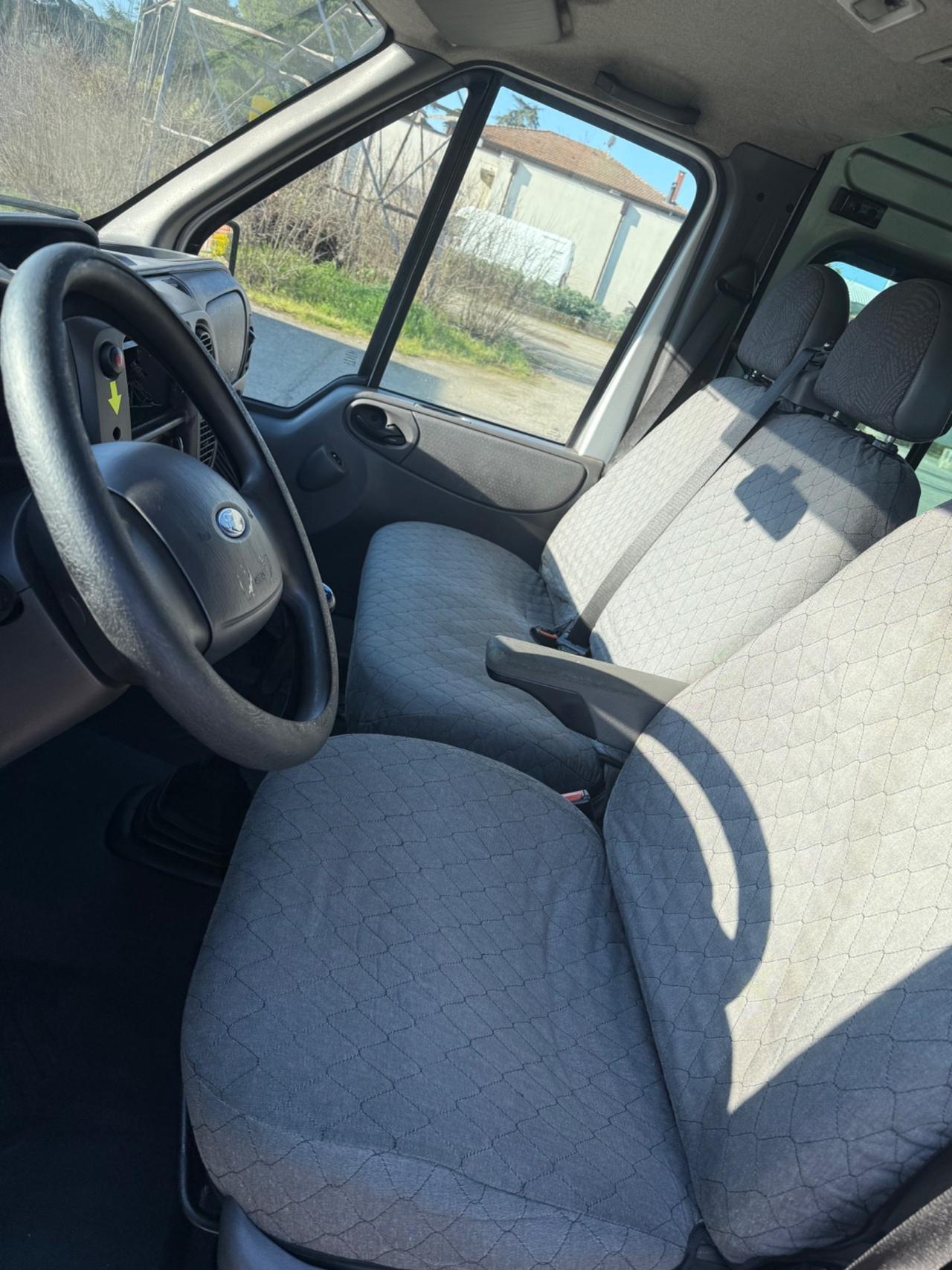 Ford transit 2.0 9 posti