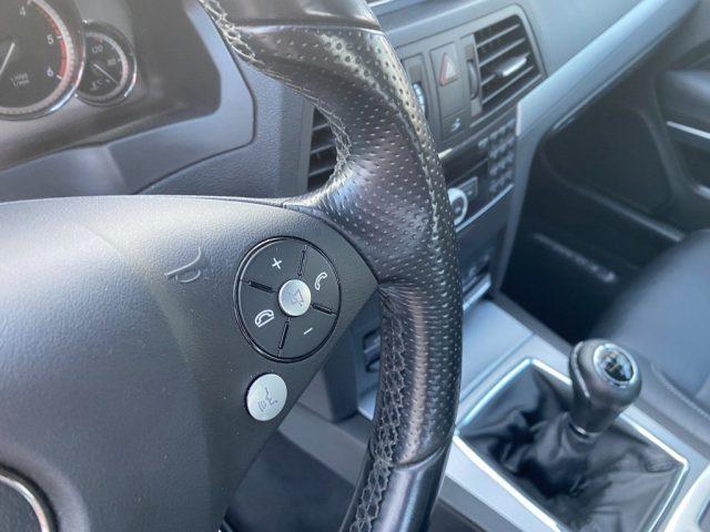 MERCEDES-BENZ E 220 CDI Coupé BlueEFFICIENCY Avantgarde