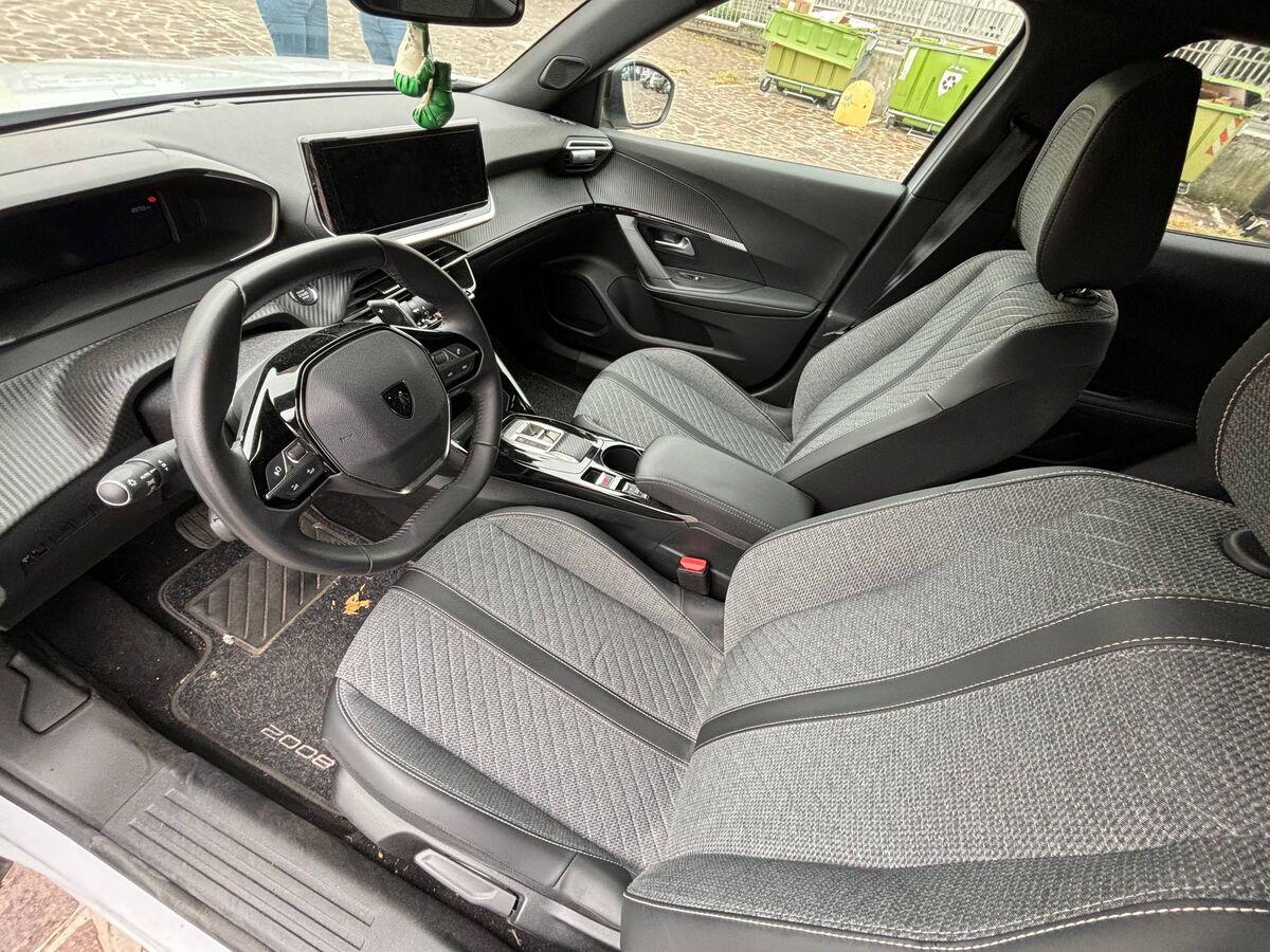 Peugeot 2008 1.2 puretech Allure s&s 130cv eat8