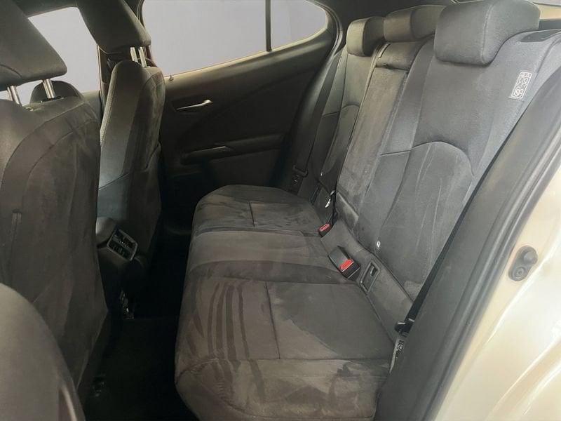Lexus UX UX 300h 2.0 Urban 2wd cvt